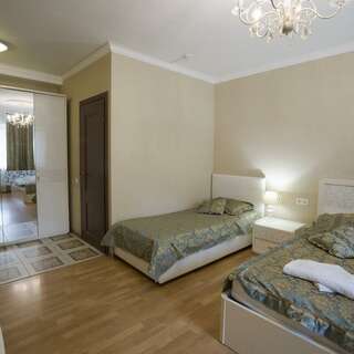 Гостевой дом Аполлон Санкт-Петербург Стандарт комфорт с большой кроватью-3