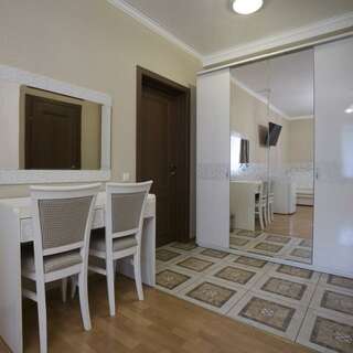 Гостевой дом Аполлон Санкт-Петербург Стандарт комфорт с большой кроватью-4