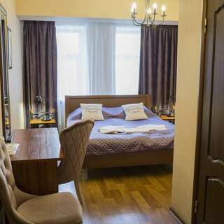 Гостевой дом Аполлон Санкт-Петербург Стандарт с большой кроватью-4